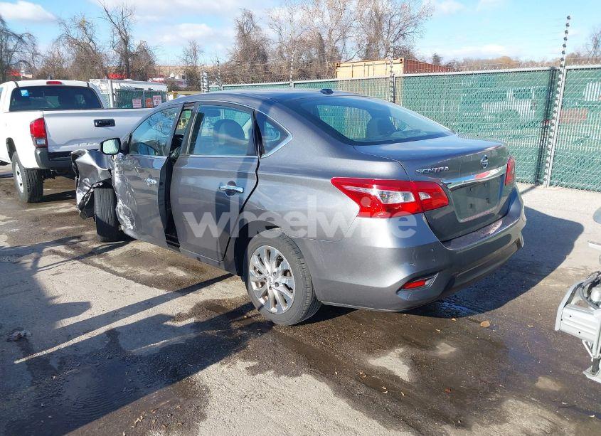 Photo 3 of 2019 Nissan Sentra SV (VIN 3N1AB7AP1KY430926)