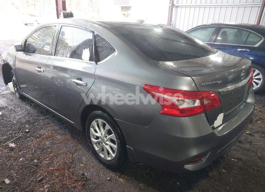 Photo 3 of 2019 Nissan Sentra SV (VIN 3N1AB7AP1KY435575)