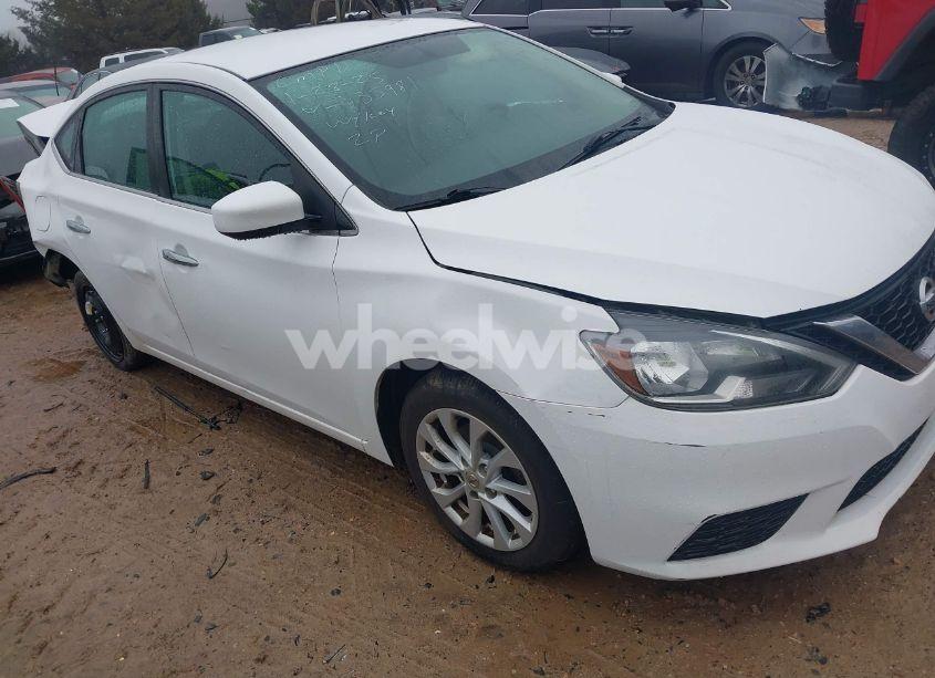 2019 Nissan Sentra SV (VIN 3N1AB7AP1KY435981) main photo