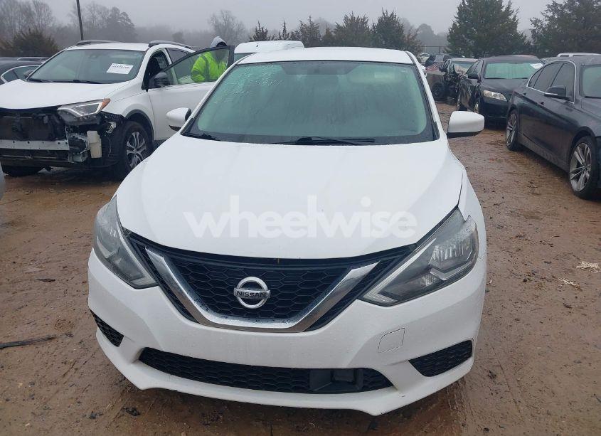 Photo 13 of 2019 Nissan Sentra SV (VIN 3N1AB7AP1KY435981)