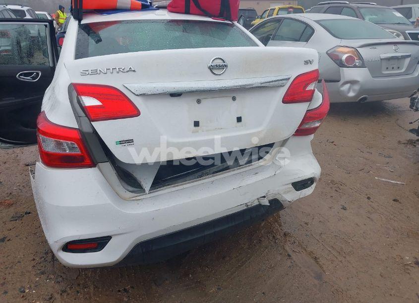 Photo 6 of 2019 Nissan Sentra SV (VIN 3N1AB7AP1KY435981)