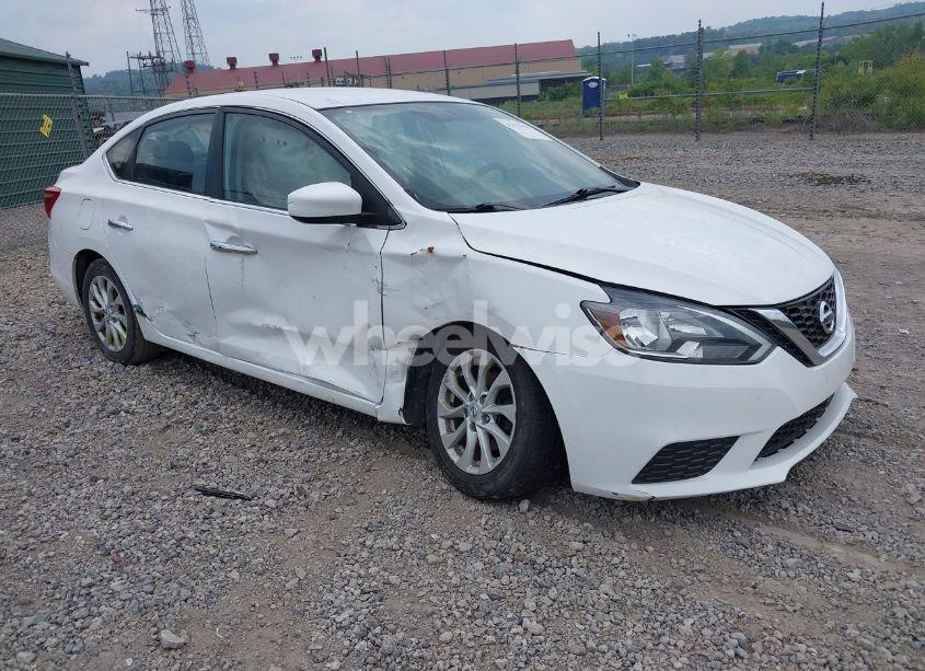 2019 Nissan Sentra SV (VIN 3N1AB7AP1KY438766) main photo