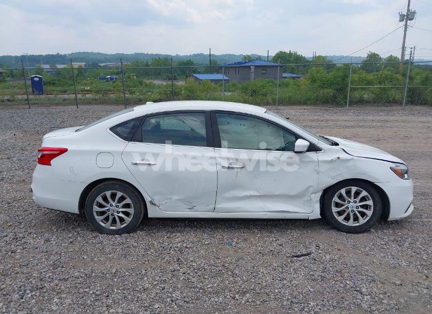 Photo 13 of 2019 Nissan Sentra SV (VIN 3N1AB7AP1KY438766)