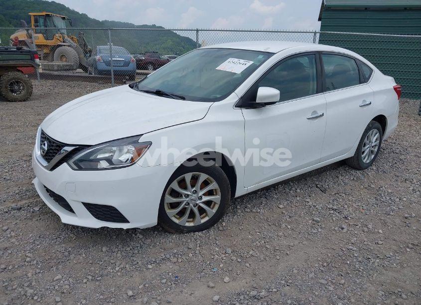 Photo 2 of 2019 Nissan Sentra SV (VIN 3N1AB7AP1KY438766)