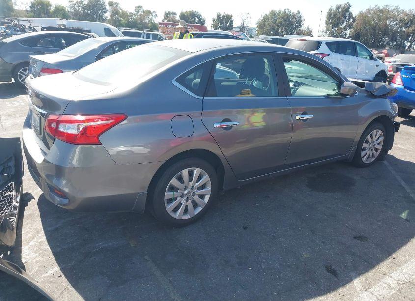 Photo 4 of 2019 Nissan Sentra S (VIN 3N1AB7AP1KY443773)