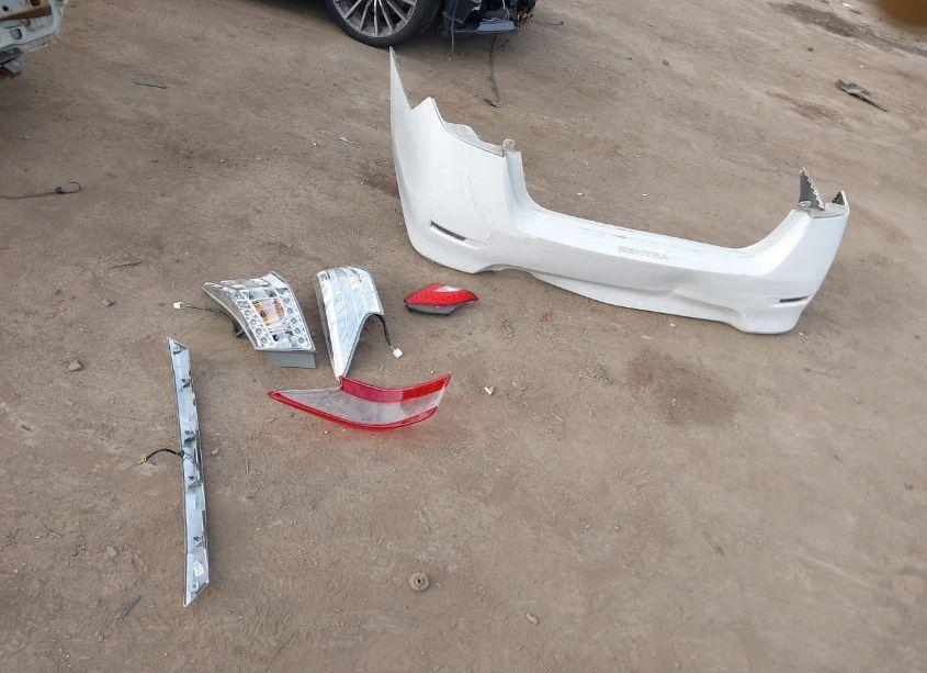 Photo 12 of 2014 Nissan Sentra SR (VIN 3N1AB7AP2EY301453)