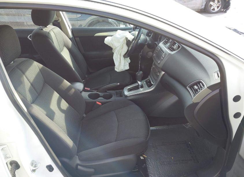 Photo 5 of 2014 Nissan Sentra SR (VIN 3N1AB7AP2EY332511)