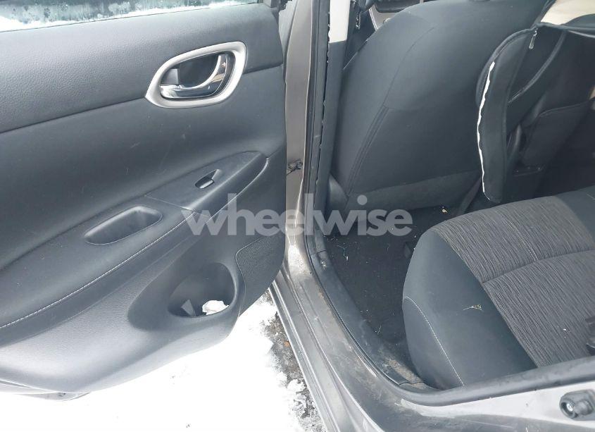Photo 8 of 2015 Nissan Sentra SV (VIN 3N1AB7AP2FL694773)