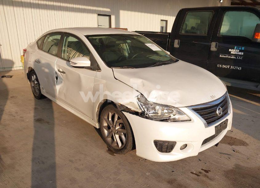 2015 Nissan Sentra SR (VIN 3N1AB7AP2FY313748) main photo