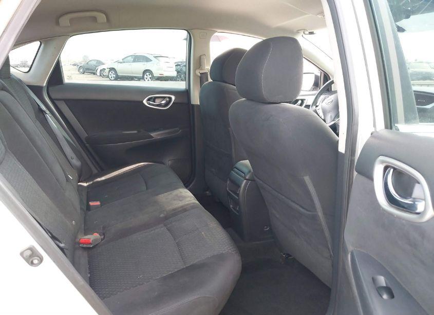 Photo 8 of 2015 Nissan Sentra SR (VIN 3N1AB7AP2FY366630)