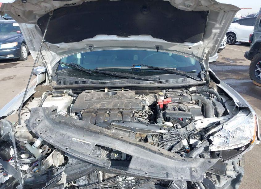 Photo 10 of 2015 Nissan Sentra SR (VIN 3N1AB7AP2FY373190)