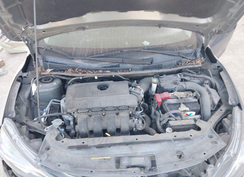 Photo 10 of 2016 Nissan Sentra SV (VIN 3N1AB7AP2GL674573)