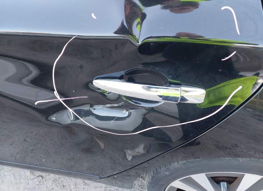 Photo 6 of 2016 Nissan Sentra SL (VIN 3N1AB7AP2GY209679)