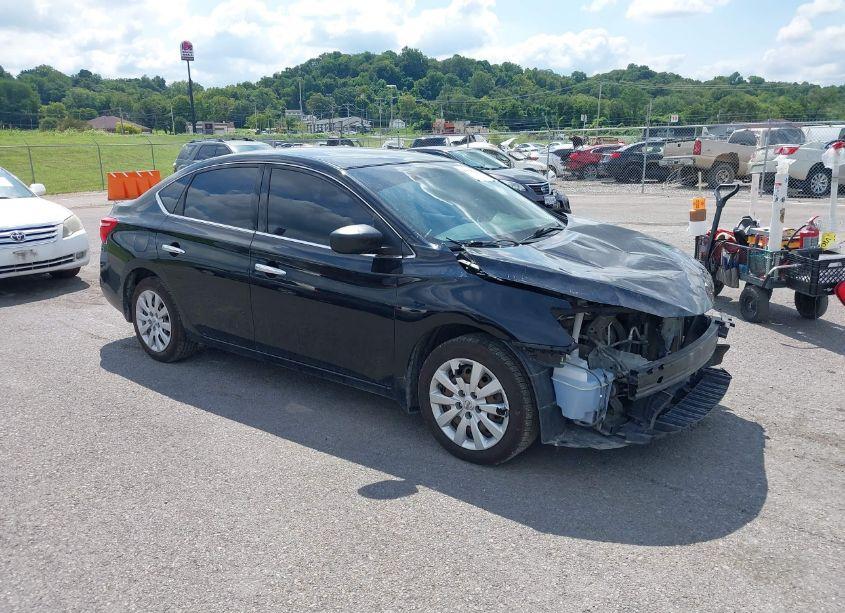 2016 Nissan Sentra S (VIN 3N1AB7AP2GY225901) main photo