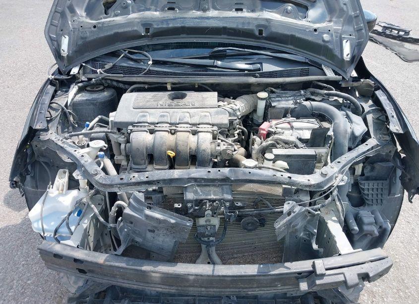 Photo 10 of 2016 Nissan Sentra S (VIN 3N1AB7AP2GY225901)