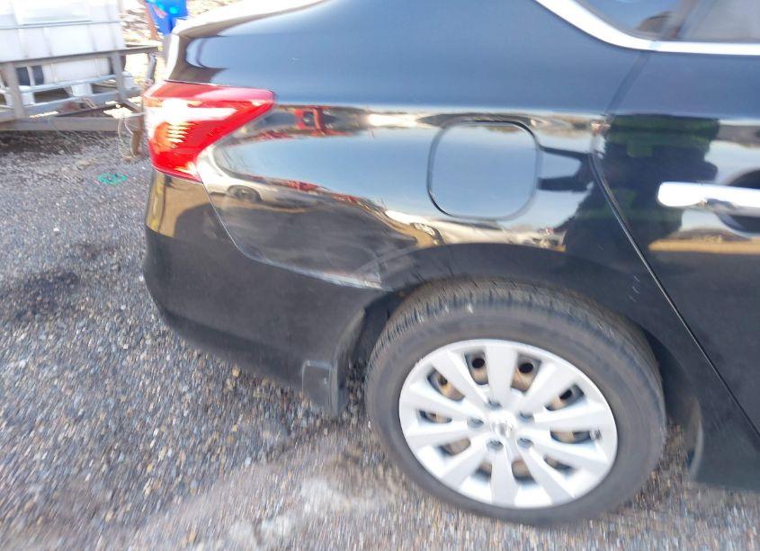 Photo 6 of 2016 Nissan Sentra S (VIN 3N1AB7AP2GY242407)