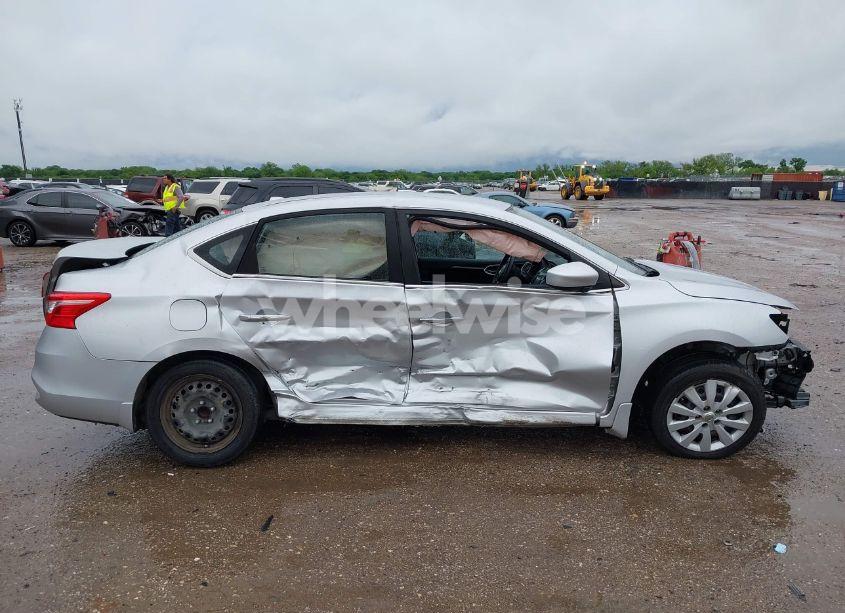 Photo 13 of 2016 Nissan Sentra SV (VIN 3N1AB7AP2GY254444)