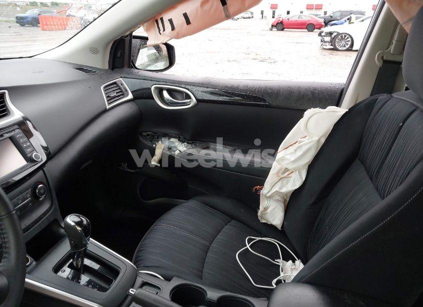 Photo 5 of 2016 Nissan Sentra SV (VIN 3N1AB7AP2GY254444)