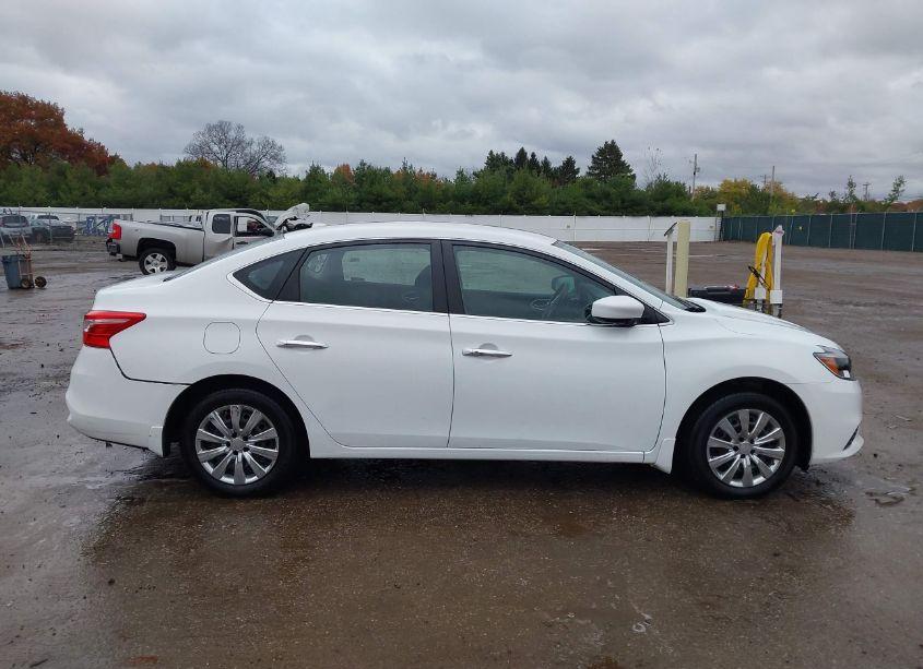 Photo 13 of 2016 Nissan Sentra SV (VIN 3N1AB7AP2GY268862)