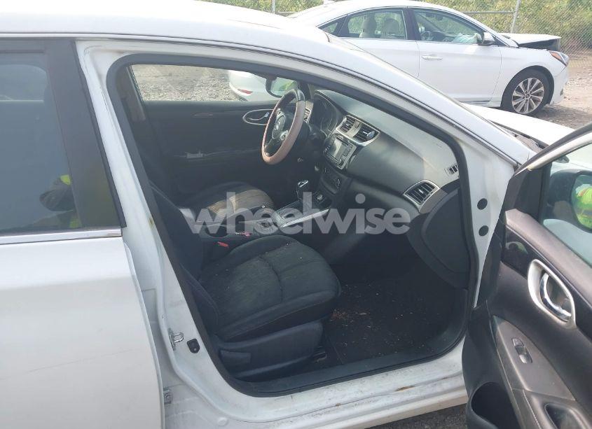 Photo 5 of 2016 Nissan Sentra SV (VIN 3N1AB7AP2GY273818)