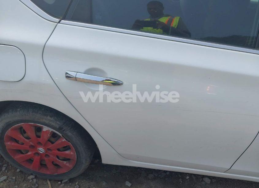 Photo 6 of 2016 Nissan Sentra SV (VIN 3N1AB7AP2GY273818)