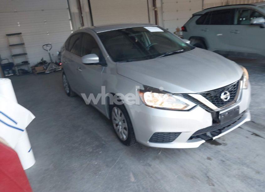 2017 Nissan Sentra SV (VIN 3N1AB7AP2HL640702) main photo