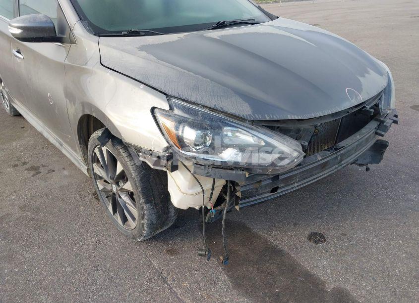 Photo 6 of 2017 Nissan Sentra SR (VIN 3N1AB7AP2HY234874)