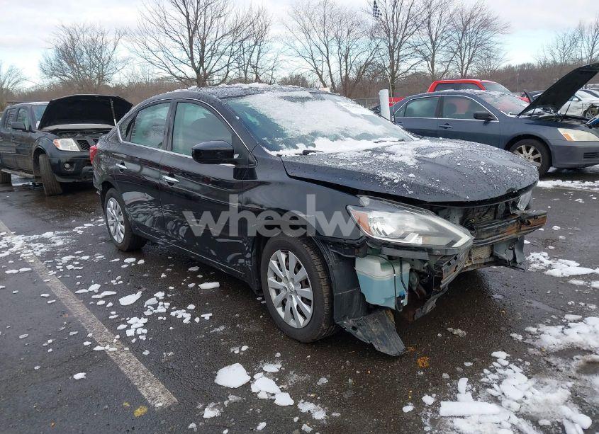 2017 Nissan Sentra S (VIN 3N1AB7AP2HY235507) main photo