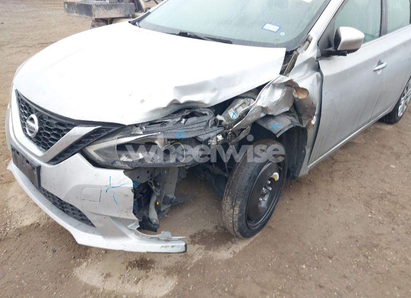 Photo 6 of 2017 Nissan Sentra SV (VIN 3N1AB7AP2HY355808)