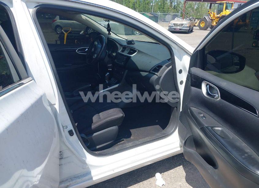 Photo 5 of 2017 Nissan Sentra SV (VIN 3N1AB7AP2HY399582)