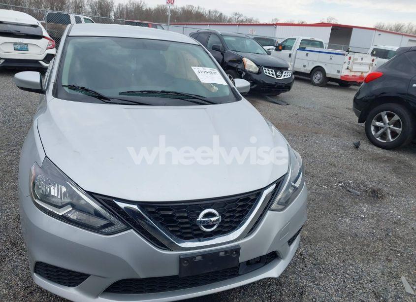 Photo 12 of 2018 Nissan Sentra SV (VIN 3N1AB7AP2JL624330)