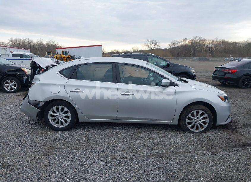 Photo 13 of 2018 Nissan Sentra SV (VIN 3N1AB7AP2JL624330)