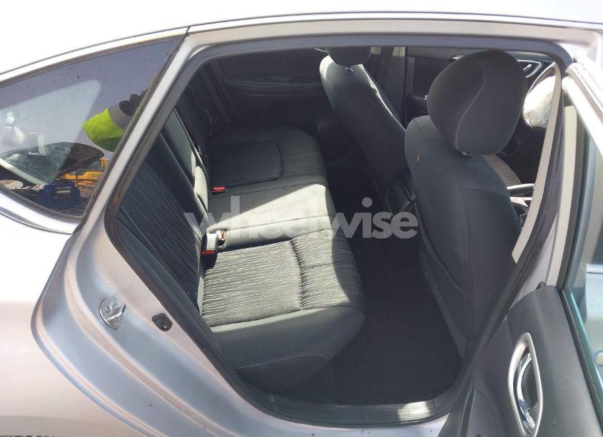 Photo 8 of 2018 Nissan Sentra SV (VIN 3N1AB7AP2JL632640)
