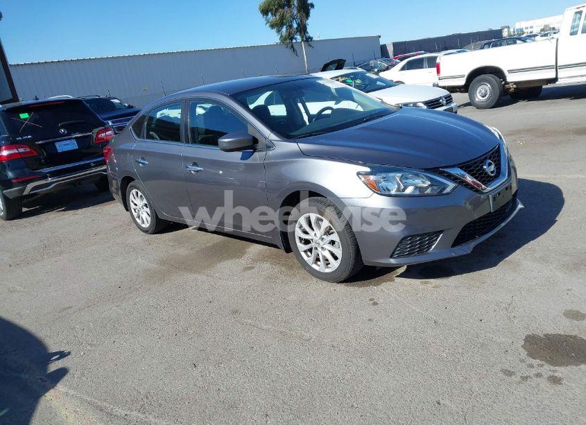2018 Nissan Sentra SV (VIN 3N1AB7AP2JL651768) main photo
