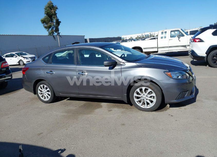 Photo 13 of 2018 Nissan Sentra SV (VIN 3N1AB7AP2JL651768)
