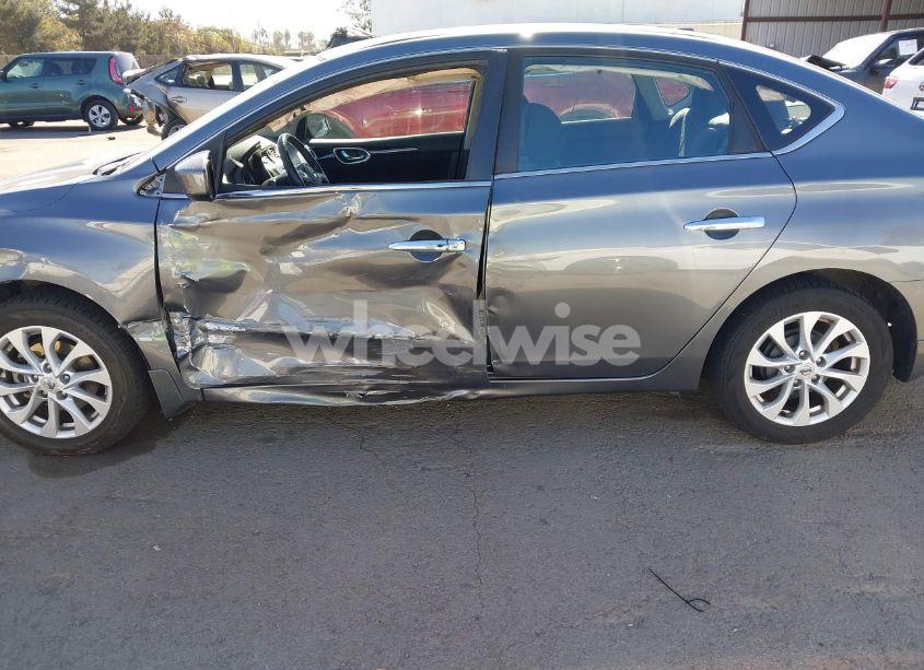Photo 6 of 2018 Nissan Sentra SV (VIN 3N1AB7AP2JL651768)