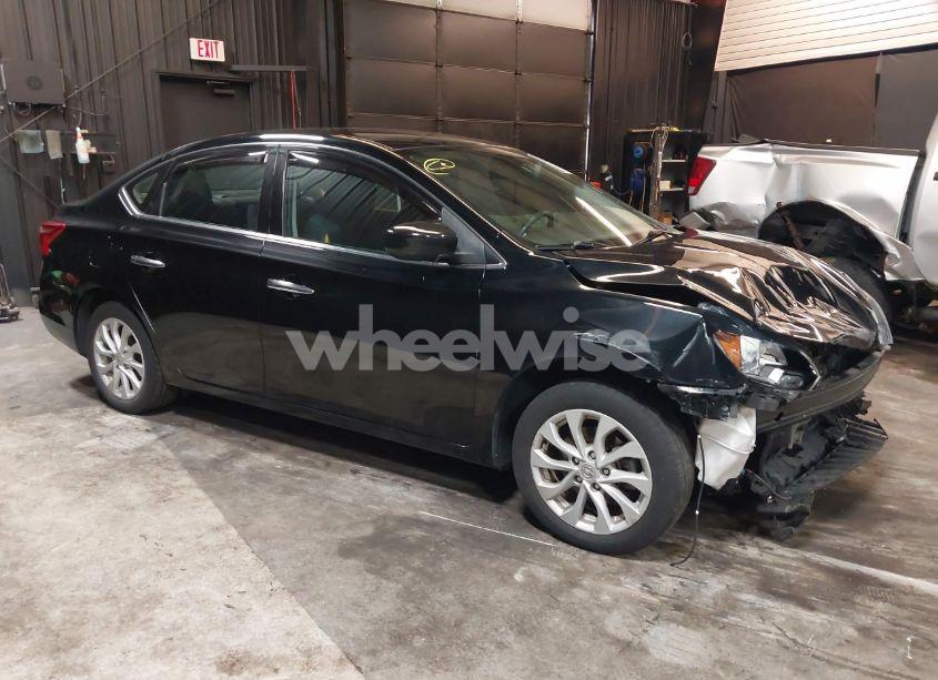 2018 Nissan Sentra SV (VIN 3N1AB7AP2JL653505) main photo