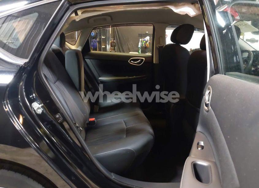 Photo 8 of 2018 Nissan Sentra SV (VIN 3N1AB7AP2JL653505)