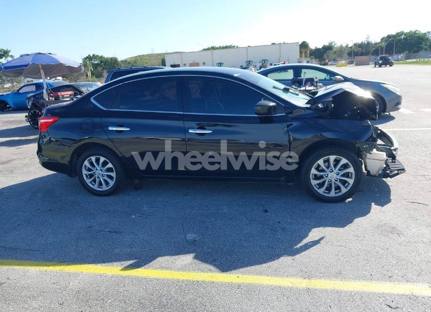 Photo 12 of 2018 Nissan Sentra SV (VIN 3N1AB7AP2JL656825)
