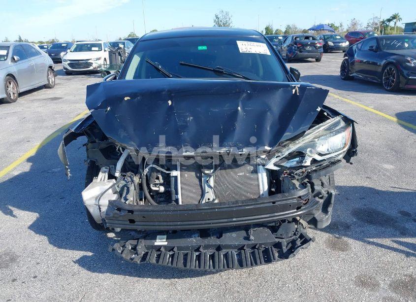 Photo 5 of 2018 Nissan Sentra SV (VIN 3N1AB7AP2JL656825)
