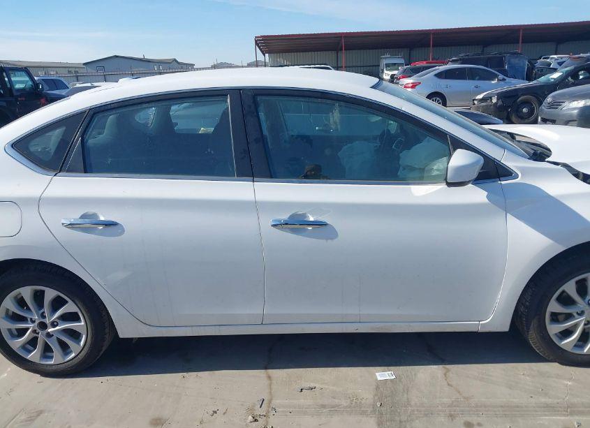 Photo 13 of 2018 Nissan Sentra SV (VIN 3N1AB7AP2JL657084)