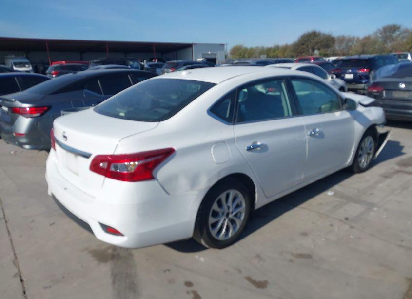 Photo 4 of 2018 Nissan Sentra SV (VIN 3N1AB7AP2JL657084)