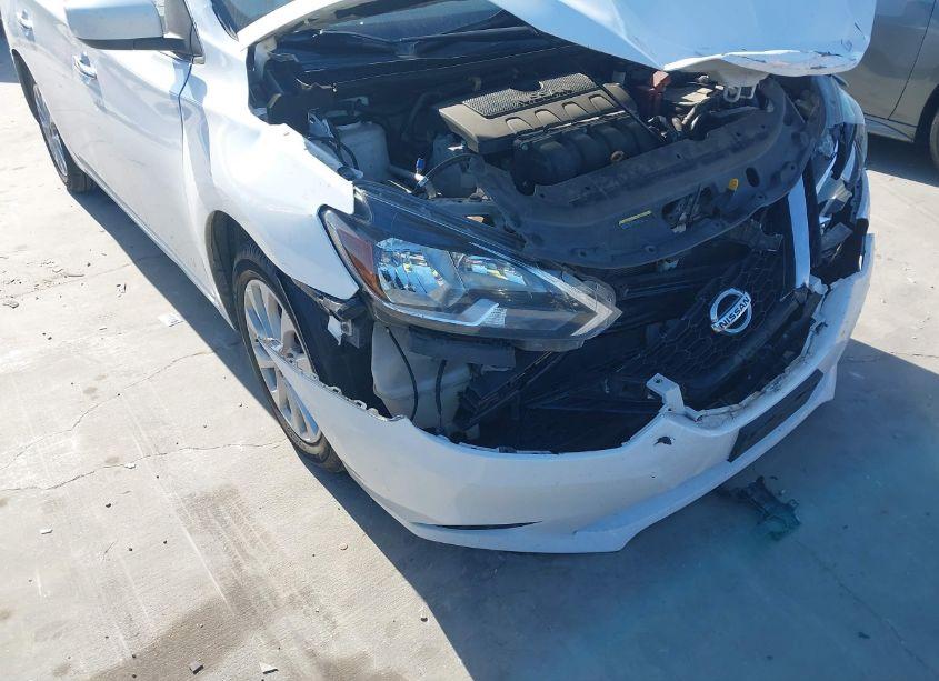 Photo 6 of 2018 Nissan Sentra SV (VIN 3N1AB7AP2JL657084)