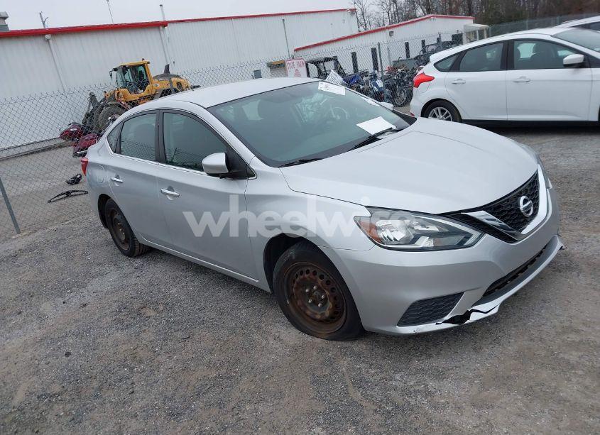 2018 Nissan Sentra S (VIN 3N1AB7AP2JY201704) main photo