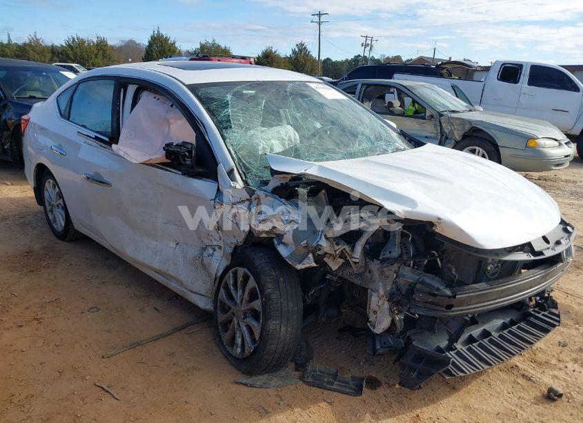2018 Nissan Sentra SV (VIN 3N1AB7AP2JY213223) main photo