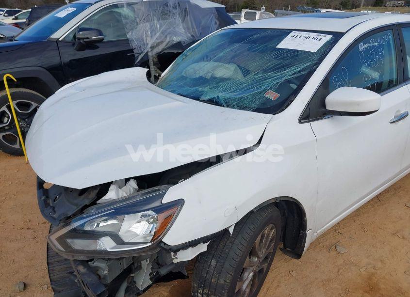 Photo 6 of 2018 Nissan Sentra SV (VIN 3N1AB7AP2JY213223)