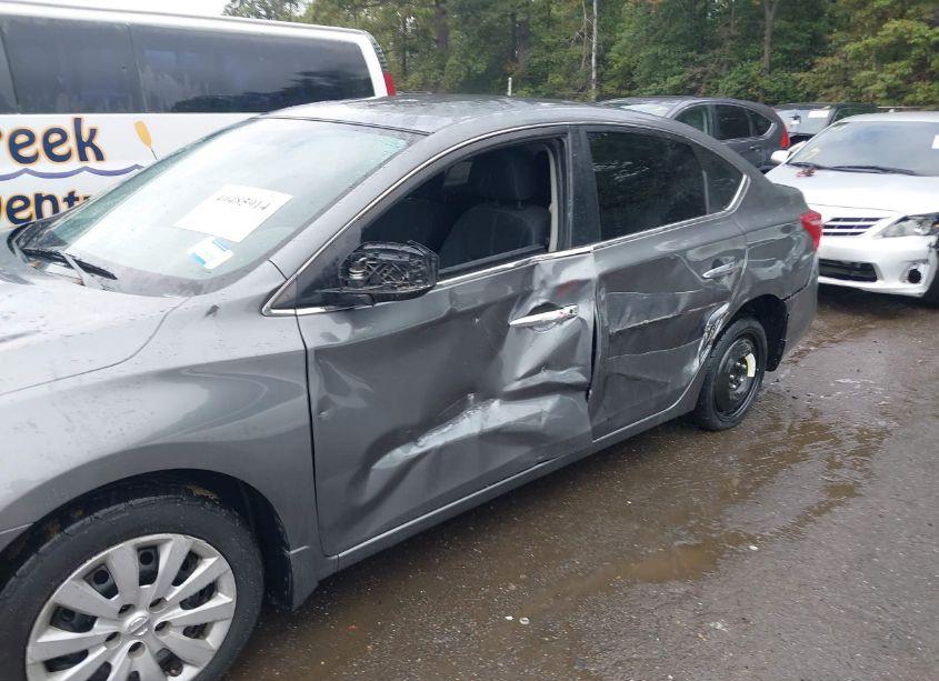 Photo 6 of 2018 Nissan Sentra S (VIN 3N1AB7AP2JY219054)