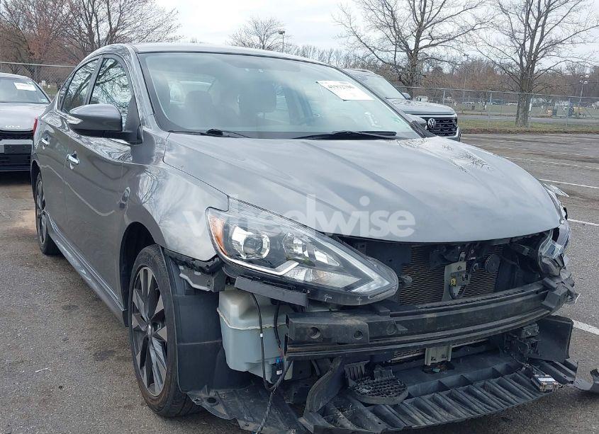 2018 Nissan Sentra SR (VIN 3N1AB7AP2JY219135) main photo