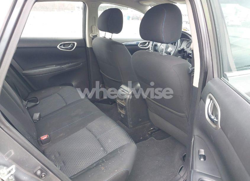 Photo 8 of 2018 Nissan Sentra SR (VIN 3N1AB7AP2JY219135)