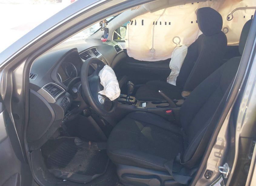 Photo 5 of 2018 Nissan Sentra S (VIN 3N1AB7AP2JY222956)